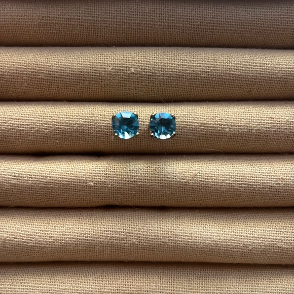 Jewelry - Chloe & Isabel Studs